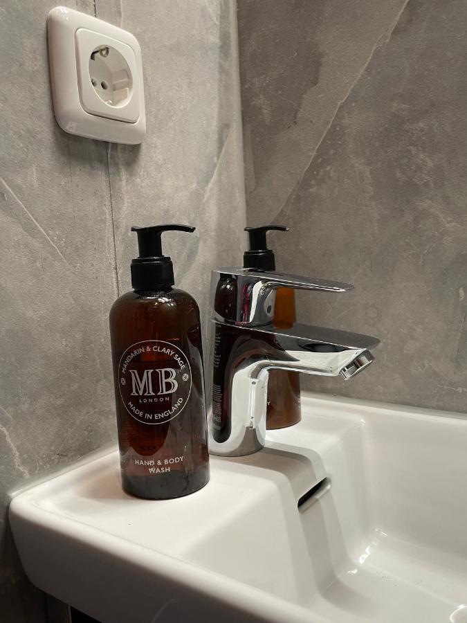 شقة Altbaucharme Deluxe Mit Balkon In Zentraler Lage كيل المظهر الخارجي الصورة