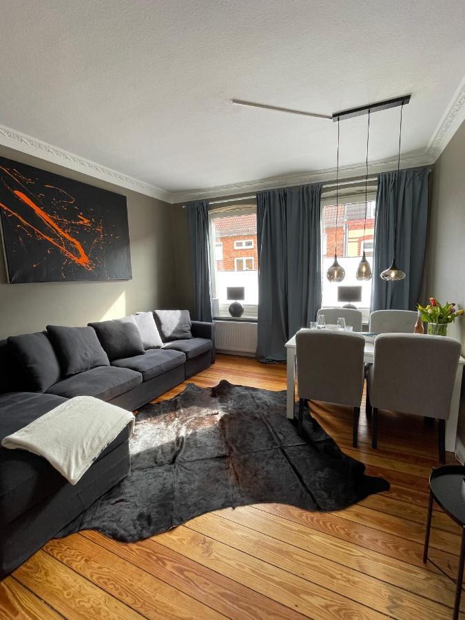 شقة Altbaucharme Deluxe Mit Balkon In Zentraler Lage كيل المظهر الخارجي الصورة